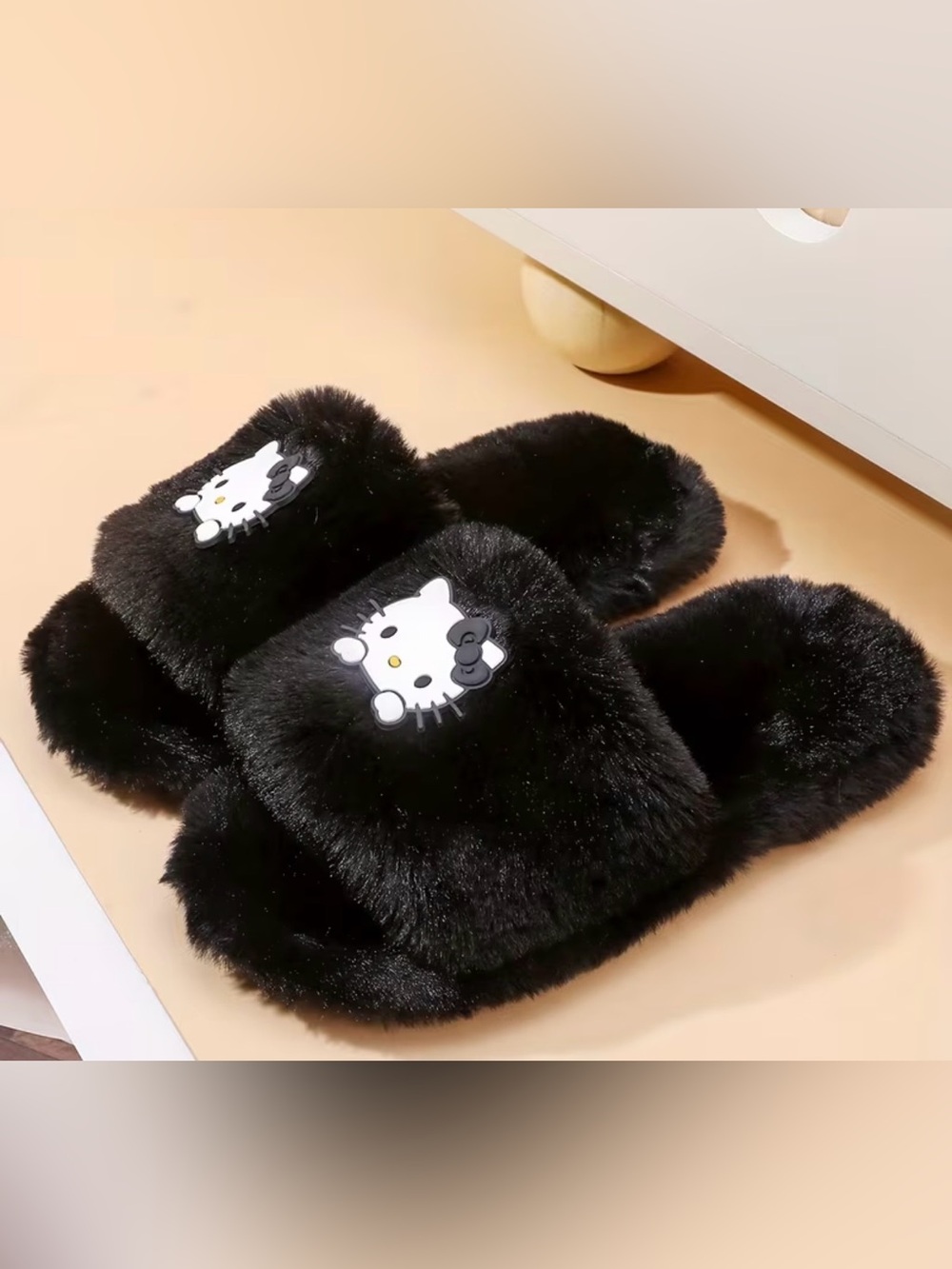 Sanrio Hello Kitty 3D Icon Warm Slippers Black Plush Slippers US 10.5-11 NWT